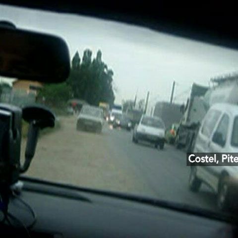 Şmecher de România: Un şofer a mers pe contrasens, fără să ţină cont că pune vieţi în pericol