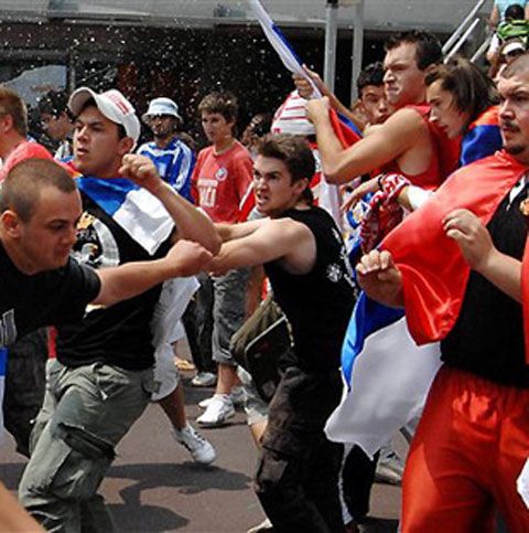 Australian Open: Violenţe interetnice între suporterii sârbi şi cei bosniaci, la partida dintre Djokovic şi Amer Delic - VIDEO 