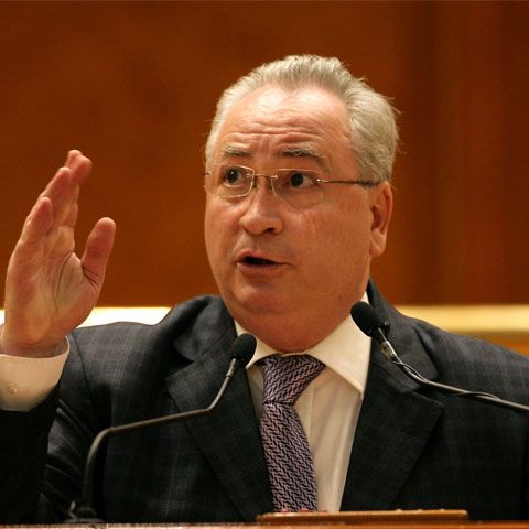 Haşotti: Geoană este prizonierul baronilor locali, care îi vor asigura sprijin la viitorul congres PSD