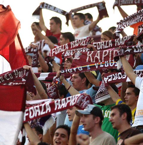 Suporterii rapidiştii au scandat lozinci anti-Copos