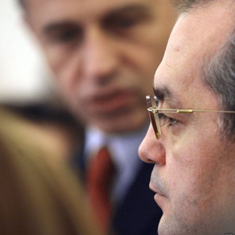 EXCLUSIV GÂNDUL: Planul anticriză al României costă 7 miliarde de euro. Pensiile şi salariile din documentul lui Boc rămân mici. Geoană îl contrazice