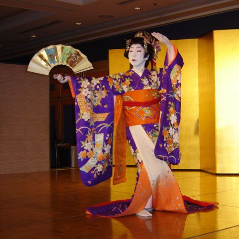 Piese de teatru tradiţional japonez la TNB, cu ocazia împlinirii a 50 de ani de relaţii diplomatice