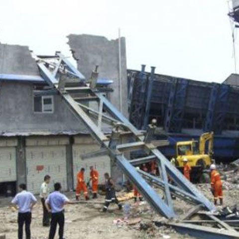 Tragedie în Barcelona. Patru copii au murit în urma prăbuşirii acoperişului unei săli de sport 