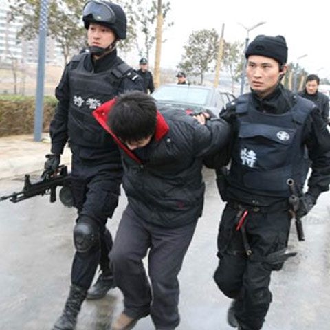 Poliţia a angajat actori ca să jefuiască o bancă