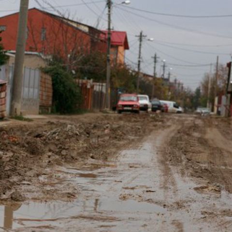Cartierul Plopi din Timişoara are străzi ca după război 