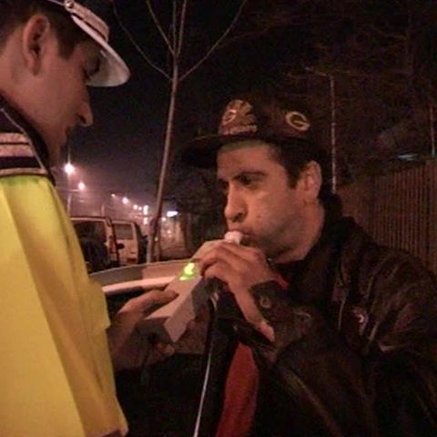 Un şofer beat din Târgovişte a tamponat două maşini parcate