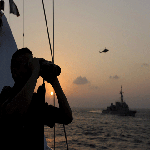 Marina SUA vânează vasele iraniene care aprovizionează Hamas