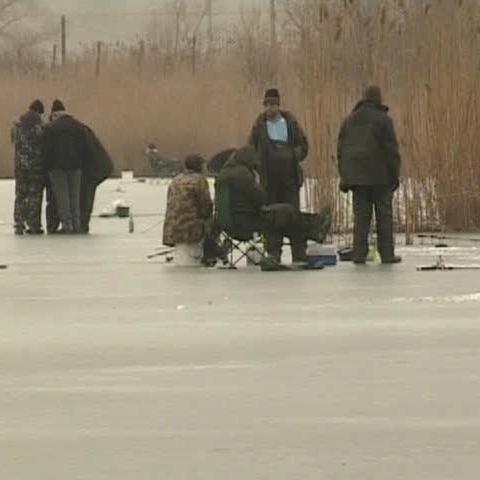 Peste 60 de oameni au pescuit la copcă, în judeţul Braşov 