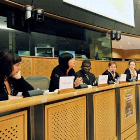 Curtea Penală Internaţională a deschis primul său proces pentru crime de război