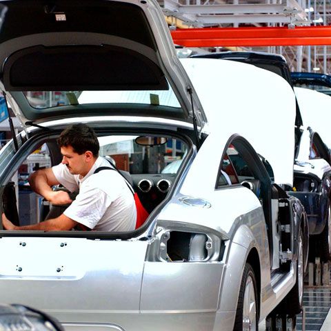 Audi va opri pentru o săptămână producţia din Ungaria