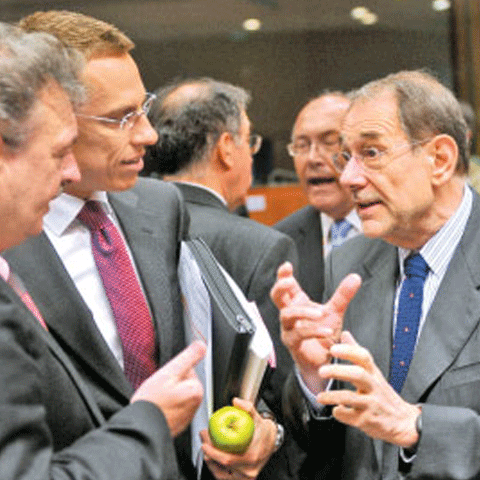 România primeşte deţinuţi doar la cererea Statelor Unite