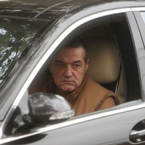Gigi Becali i-a eliberat pe hoţii care i-au furat Mercedesul