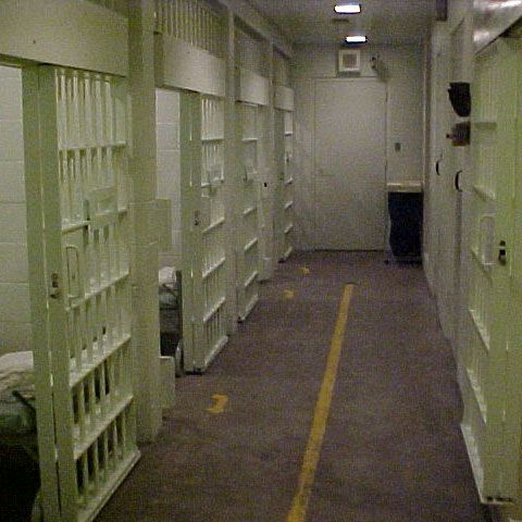 Un român a fost condamnat în Franţa pentru răpirea unei compatrioate de 14 ani