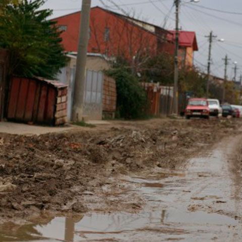 Sucevenii din localitatea Marginea au protestat pentru ca traficul să fie deviat