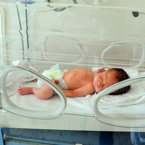 Medicii şi asistentele care nu au asistat la naşterea unui copil în urmă cu un an nu au fost sancţionaţi