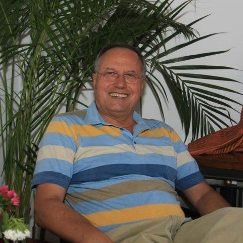 Tinerii parlamentari ai PD-L vor să pornească o rebeliune în partid