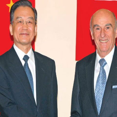 Premierul Chinei vrea să câştige încrederea Europei