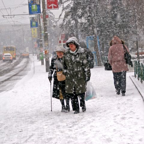 Vremea se va răci în următoarele zile, iar în estul ţării vor reveni ninsorile