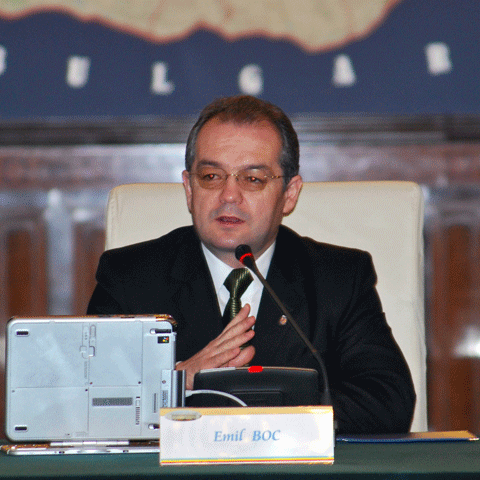 Emil Boc: Salariile şi pensiile vor creşte cu 5% în 2009