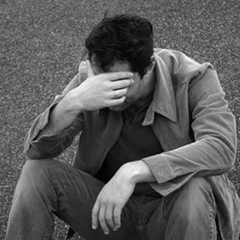 Şapte din zece români se tem că nu vor mai putea plăti ratele sau chiria