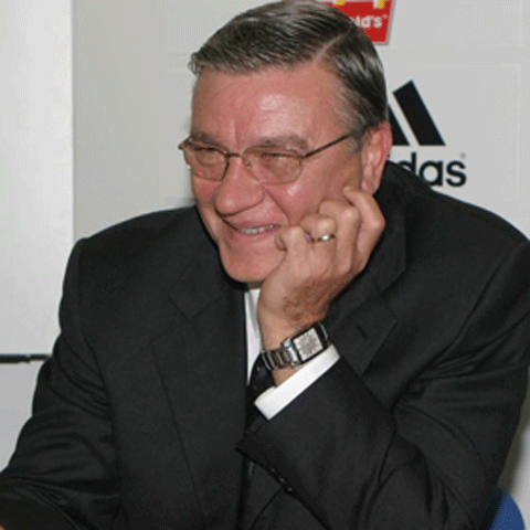 Mircea Sandu îşi doreşte să aducă Brazilia sau Argentina la meciul de inaugurare al noului stadion 