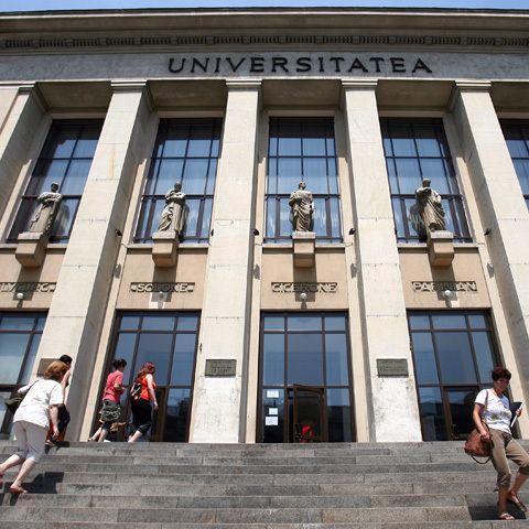 Guvernul a înfiinţat Agenţia de Credite pentru Studenţi