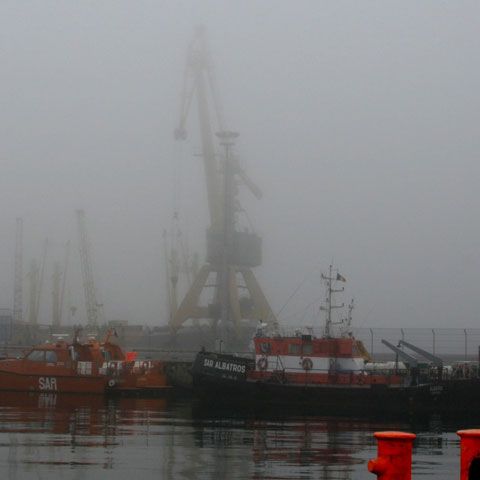 Canalul şi Bara Sulina rămân închise, după intensificarea vântului