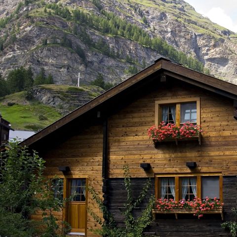 O săptămână la munte îi costă pe elevi şi studenţi între 150 şi 300 de lei 