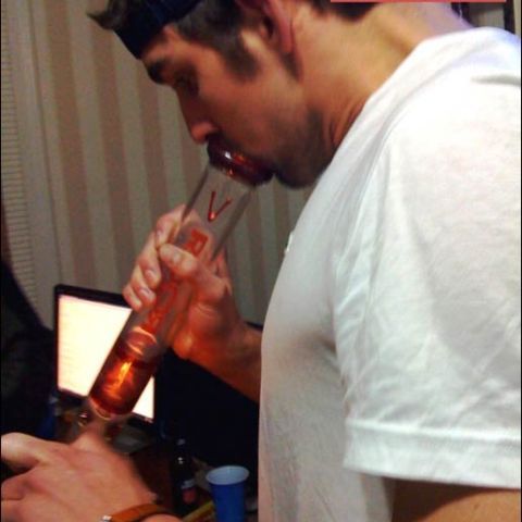 Înotătorul Michael Phelps a fumat canabis la o petrecere 