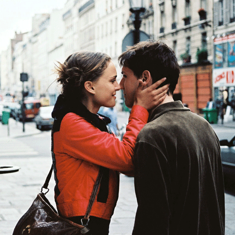 Ofertele agenţiilor de turism pentru Ziua Îndrăgostiţilor: Cină romantică la Paris, Veneţia sau Mamaia