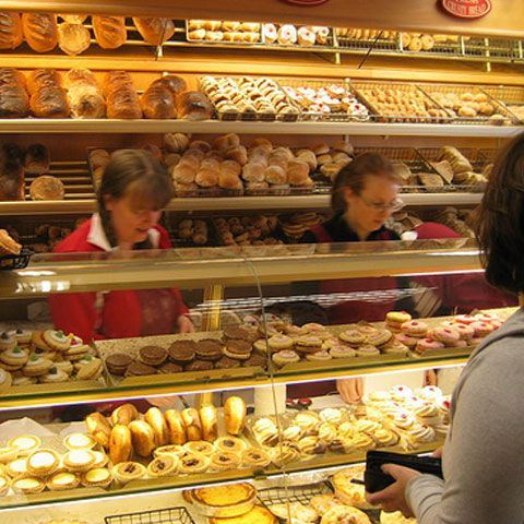 Românii ţepuiţi de vânzători nu mai cred în OPC