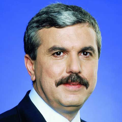 NewsIn: Dan Nica, dorit de Geoană la şefia MAI