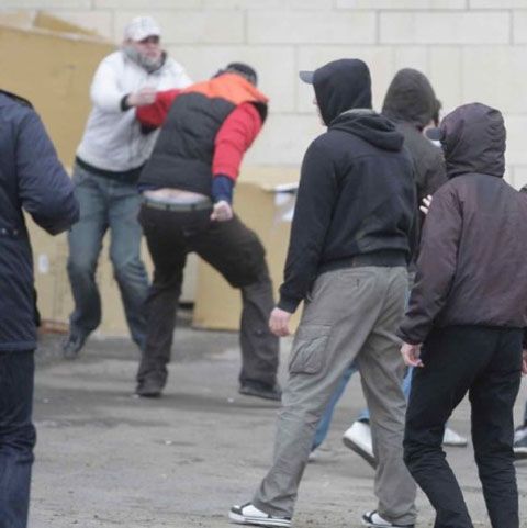 Incidente între suporterii lui "U" Cluj şi cei ai campioanei, la partida amicală CFR Cluj-FC Bihor! 20 de suporteri au fost reţinuţi 