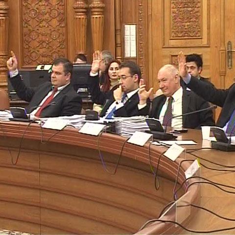 Cererea Procurorului general în două dosare ale lui Adrian Năstase discutată de deputaţii jurişti