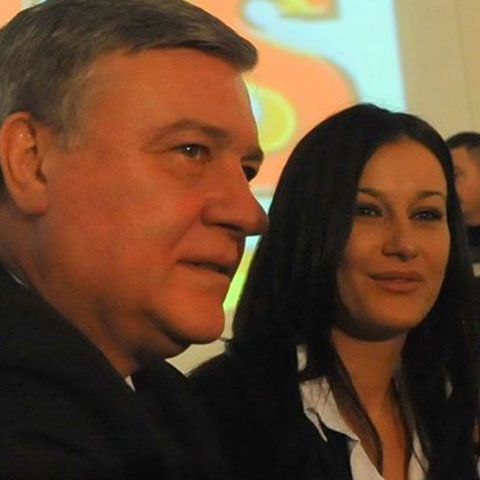 Mircea Sandu i-a dăruit Ralucăi un card de shopping pentru a renunţa la tatuaje