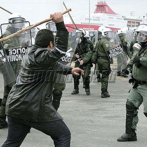 Terorism şi lupte de stradă în Grecia