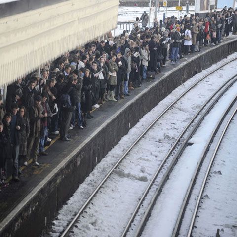 Marea Britanie pierde 1,10 miliarde de euro pe zi din cauza ninsorilor