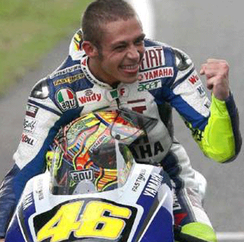 Valentino Rossi s-a ales cu mai multe copci la piciorul stâng