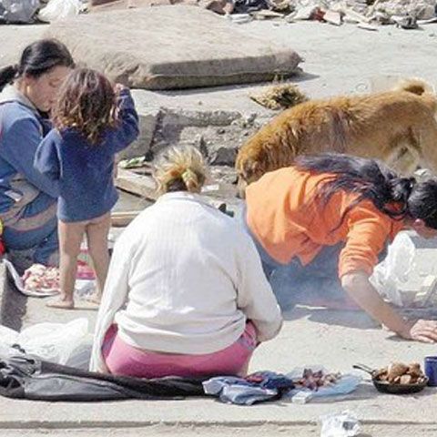 Autorităţile din Milano vor impune un regulament şi o taxă de şedere în taberele de romi