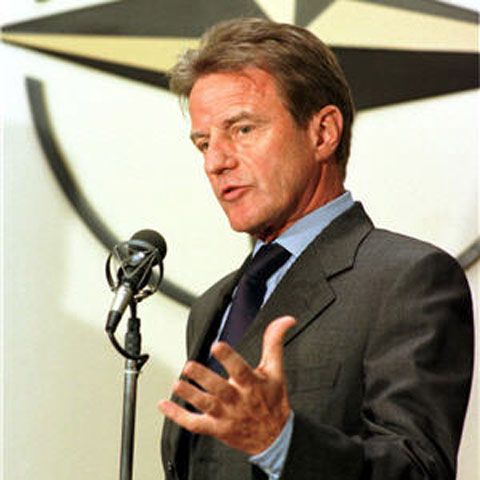 Acuzat de conflict de interese, ministrul francez de Externe se apără