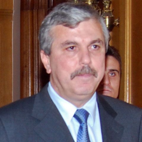 Guvernul a cerut şedinţă comună în Parlament pentru ca Dan Nica să poată ocupa două funcţii guvernamentale