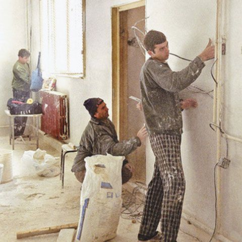 Munca la negru a dat o gaură la buget de peste 29 miliarde lei în 2008, arată o analiză a Finanţelor