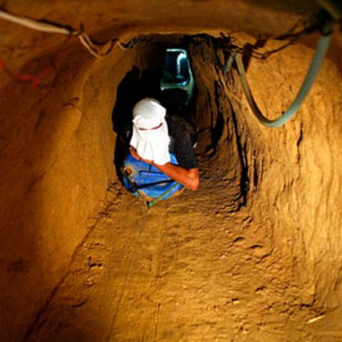 Se redeschid liniile subterane între Gaza şi Egipt