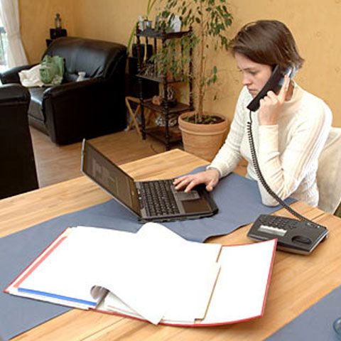 Bărbaţii vor fi întreţinuţi de femei în timpul crizei economice