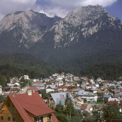 Pe DN1, zona Buşteni, s-a circulat în coloană