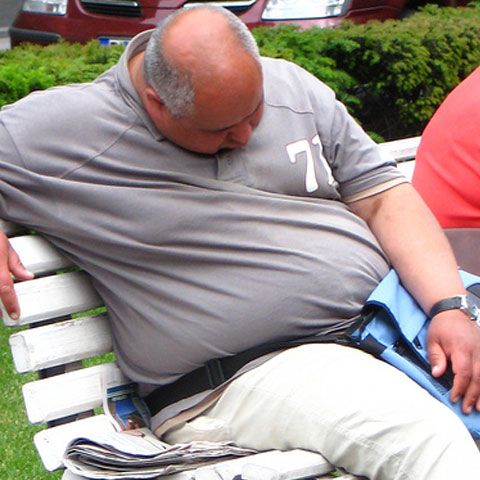 Apneea de somn la pacienţii obezi ar putea fi vindecată prin scăderea în greutate