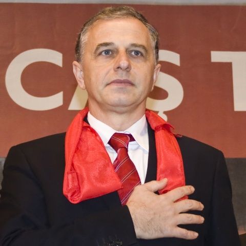 Geoană: Autorităţile intenţionează să sprijine uzinele Dacia şi Ford Craiova