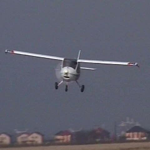 Un tânăr i-a dăruit iubitei lui, de Valentine's Day, un zbor cu avionul 