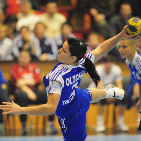 Start ratat pentru Oltchim în grupele principale ale Ligii Campionilor