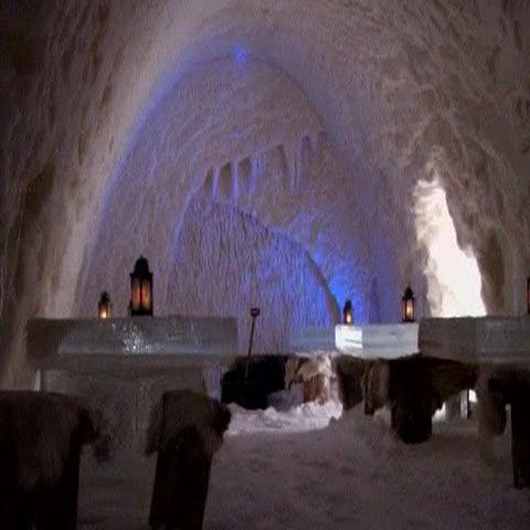 Finlandezii construiesc anual un castel de zăpadă lângă Rovaniemi